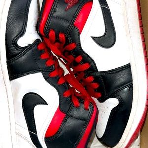 Pick up only. Jordan aj 1 mid for sale